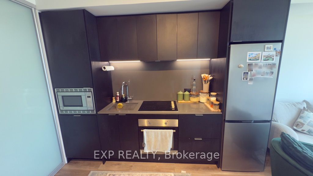86 Dundas Street 1508