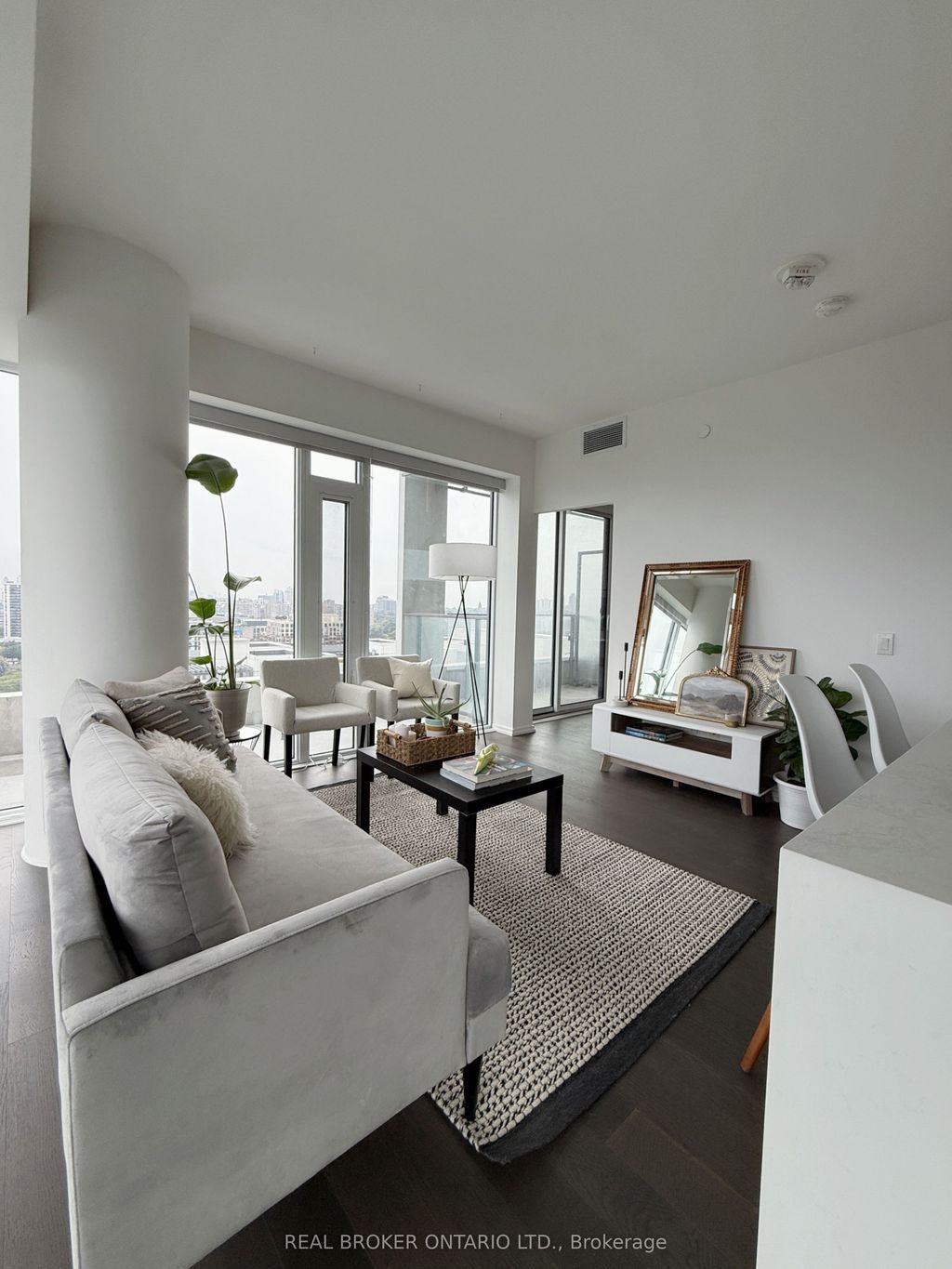 Photo of 5 Soudan Avenue #2004, Toronto, ON M4S 0B1 (MLS # C12477355)