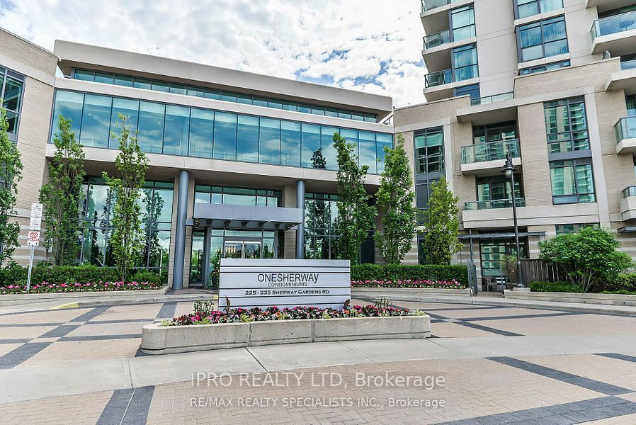 215 Sherway Gardens Road 1205