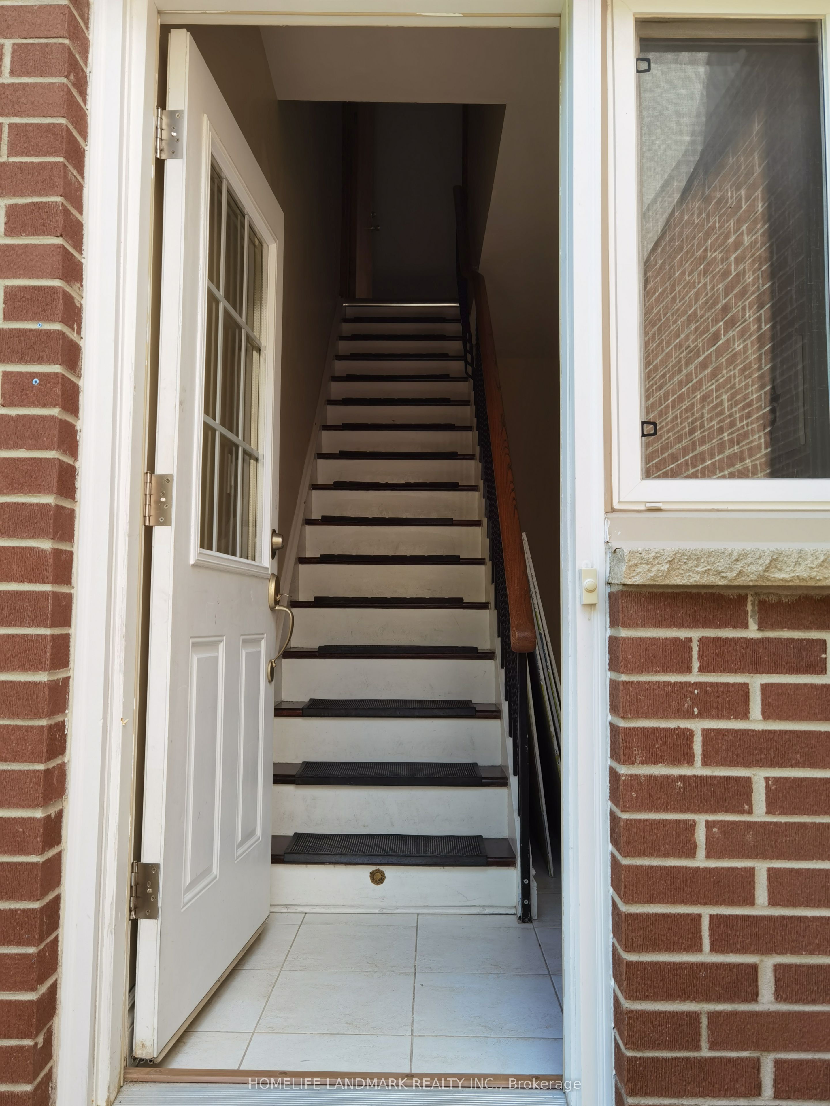 109 Brookside Road S