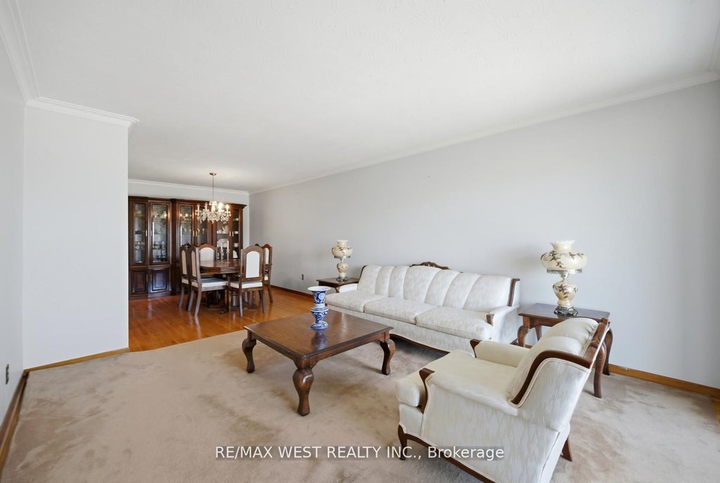 Photo of 111 Shoreham Drive, Toronto, ON M3N 1S8 (MLS # W13664186)