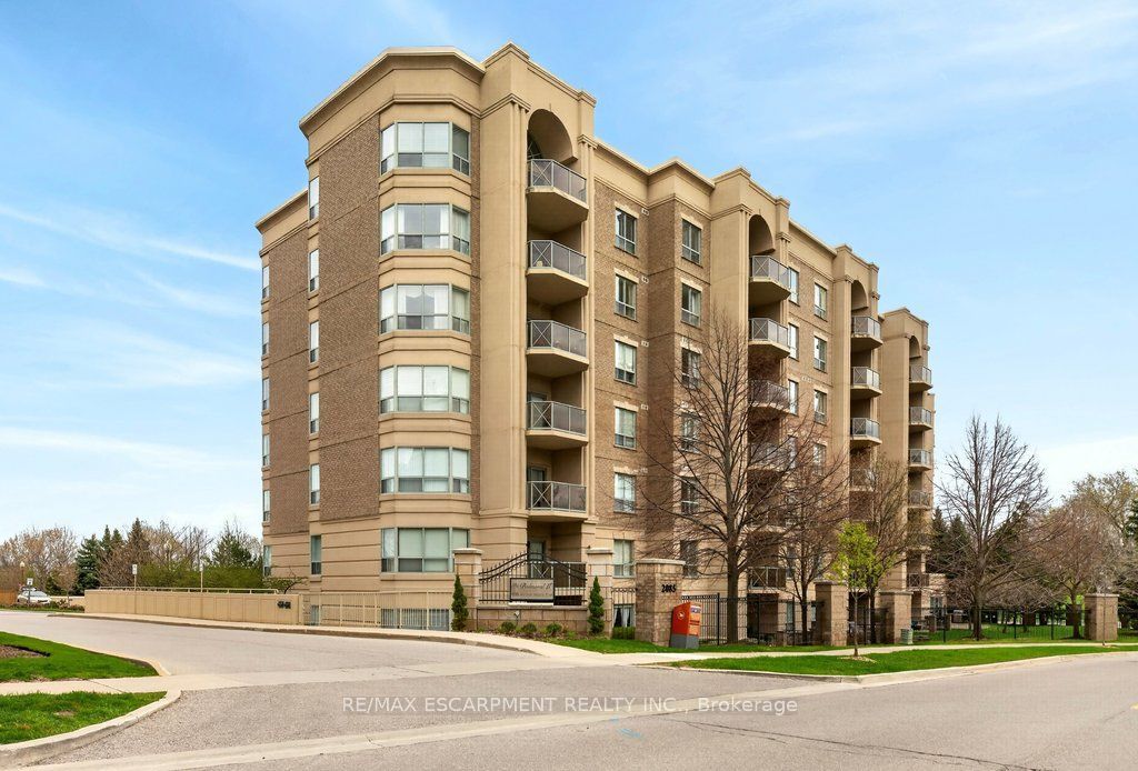 Photo of 2085 Amherst Heights Drive #PH8, Burlington, ON L7P 5C2 (MLS # W13036050)