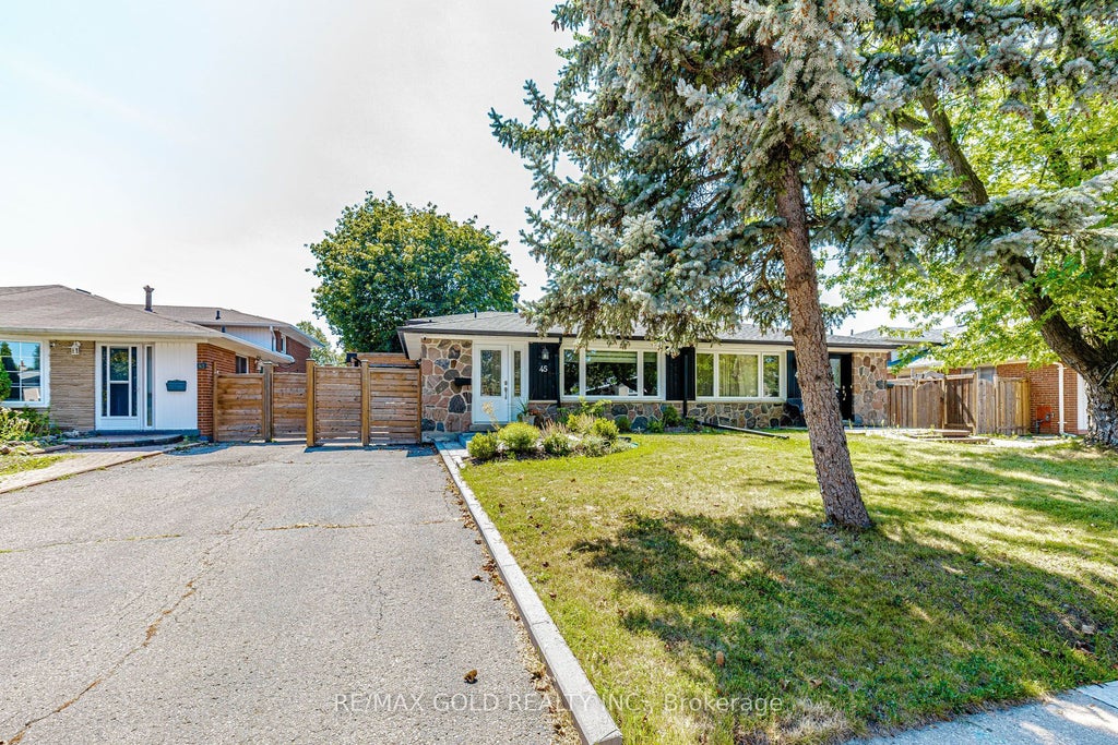 Photo of 45 Grange Drive, Brampton, ON L6X 2H1 (MLS # W13707302)