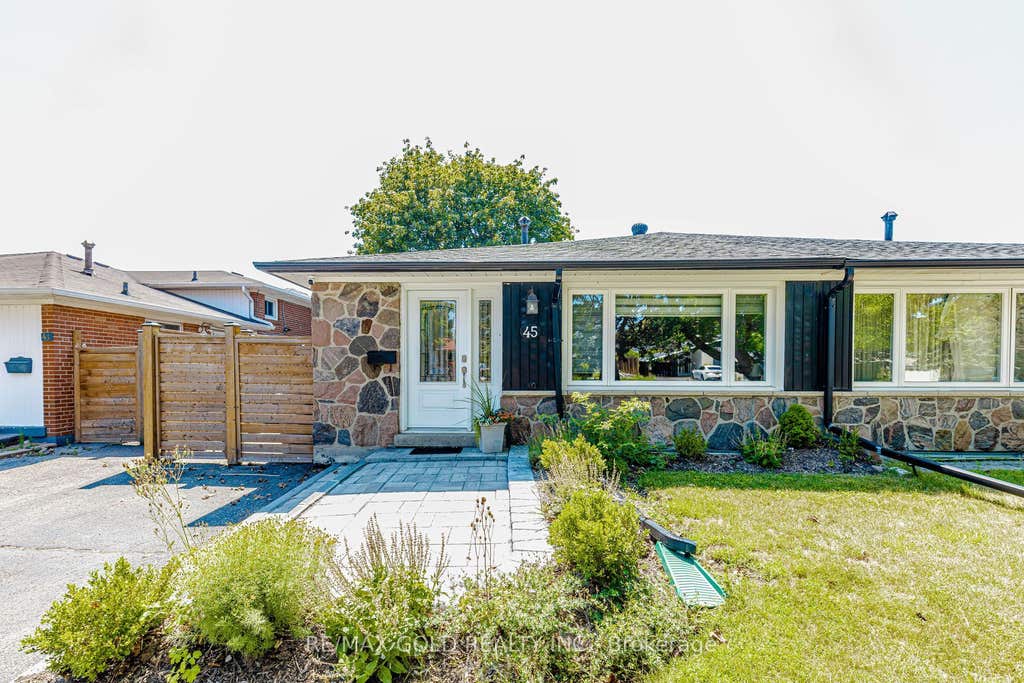 Photo of 45 Grange Drive, Brampton, ON L6X 2H1 (MLS # W13707302)