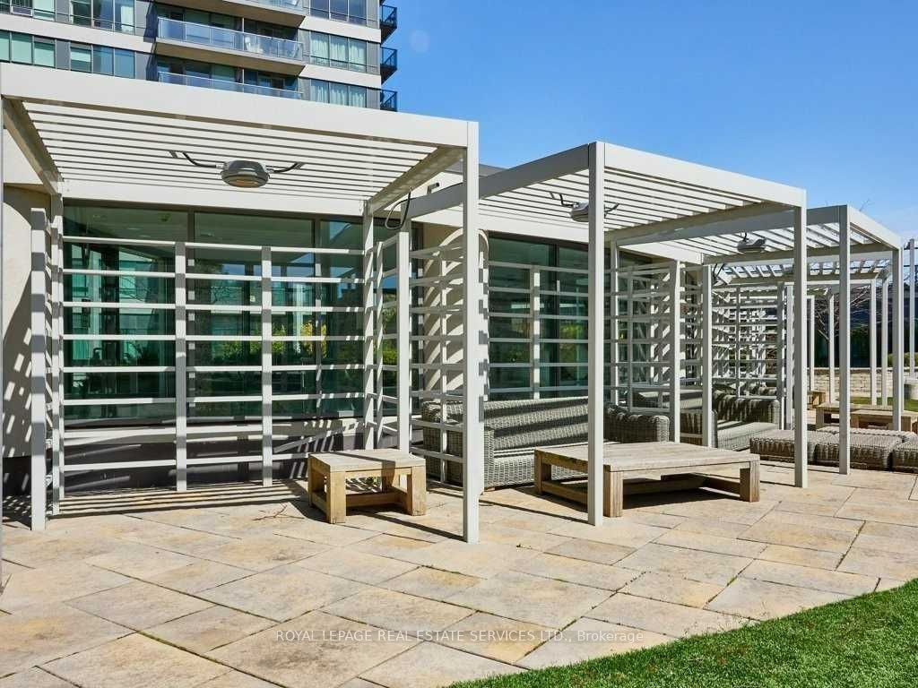 Toronto W06, ON M8V 0B2, Canada, 3 Bedrooms Bedrooms, ,2 BathroomsBathrooms,Residential,Active,97553