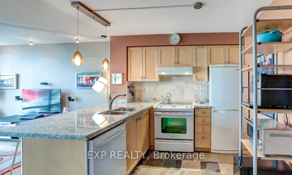 650 Queens Quay W 306