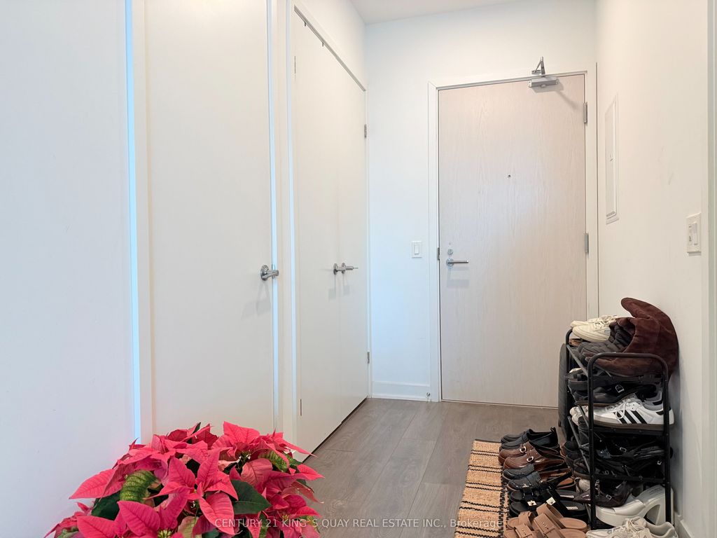 Photo of 115 Blue Jay Way #5007, Toronto, ON M5V 0N4 (MLS # C12640350)