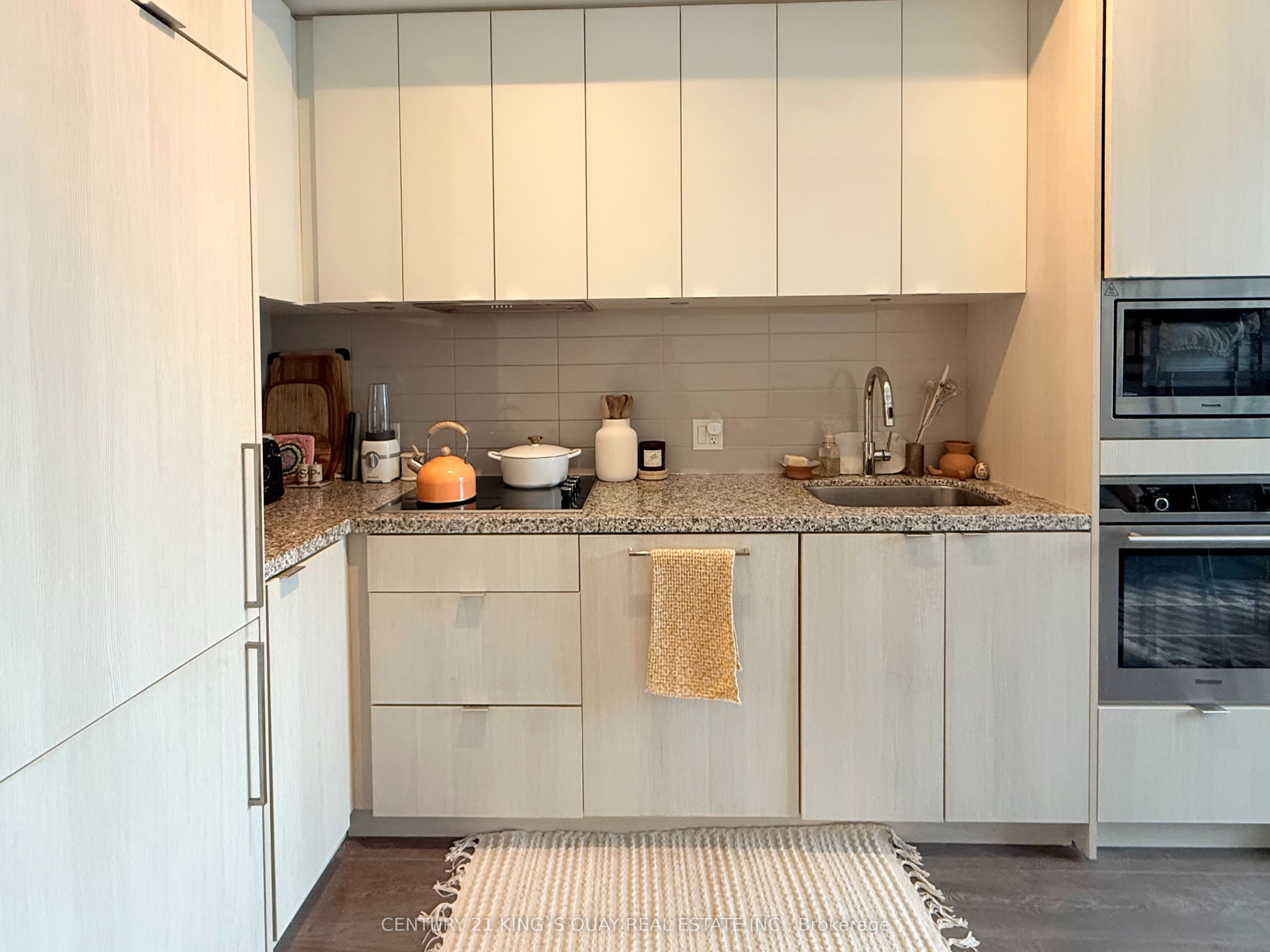 115 Blue Jay Way 5007