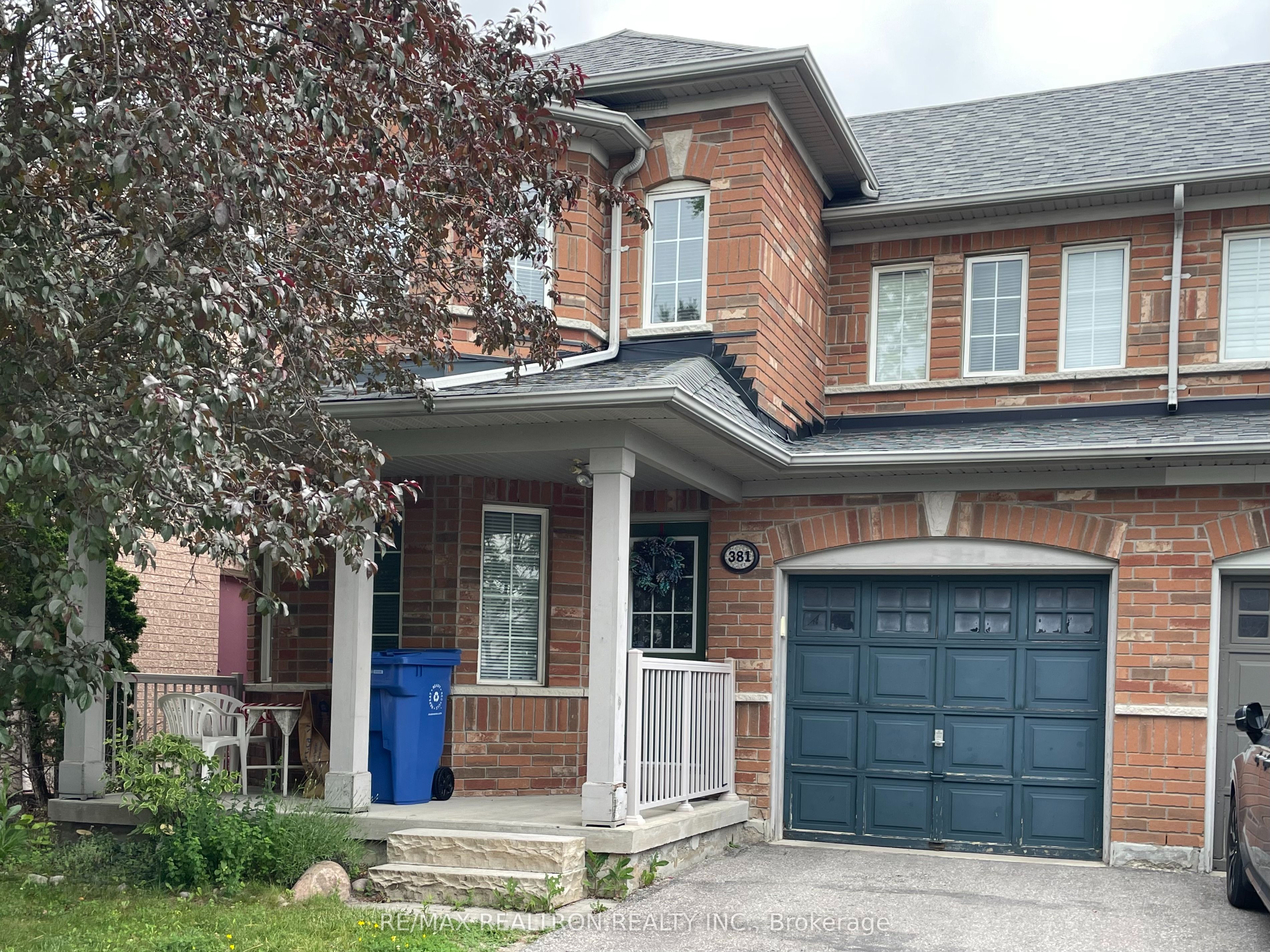 Photo 1 of 22 — 381 Coachwhip Trail, Newmarket, ON L3X 2R2