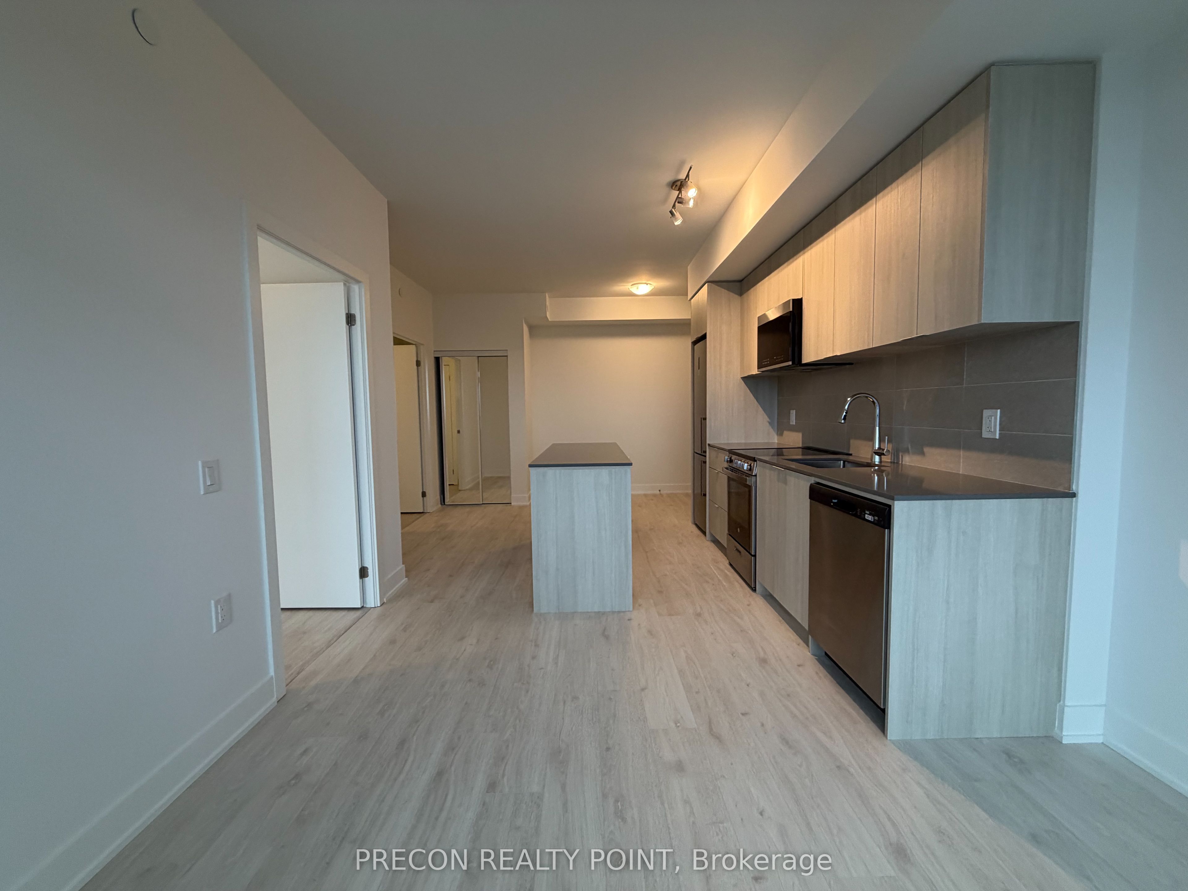 2088 James Street W 1112