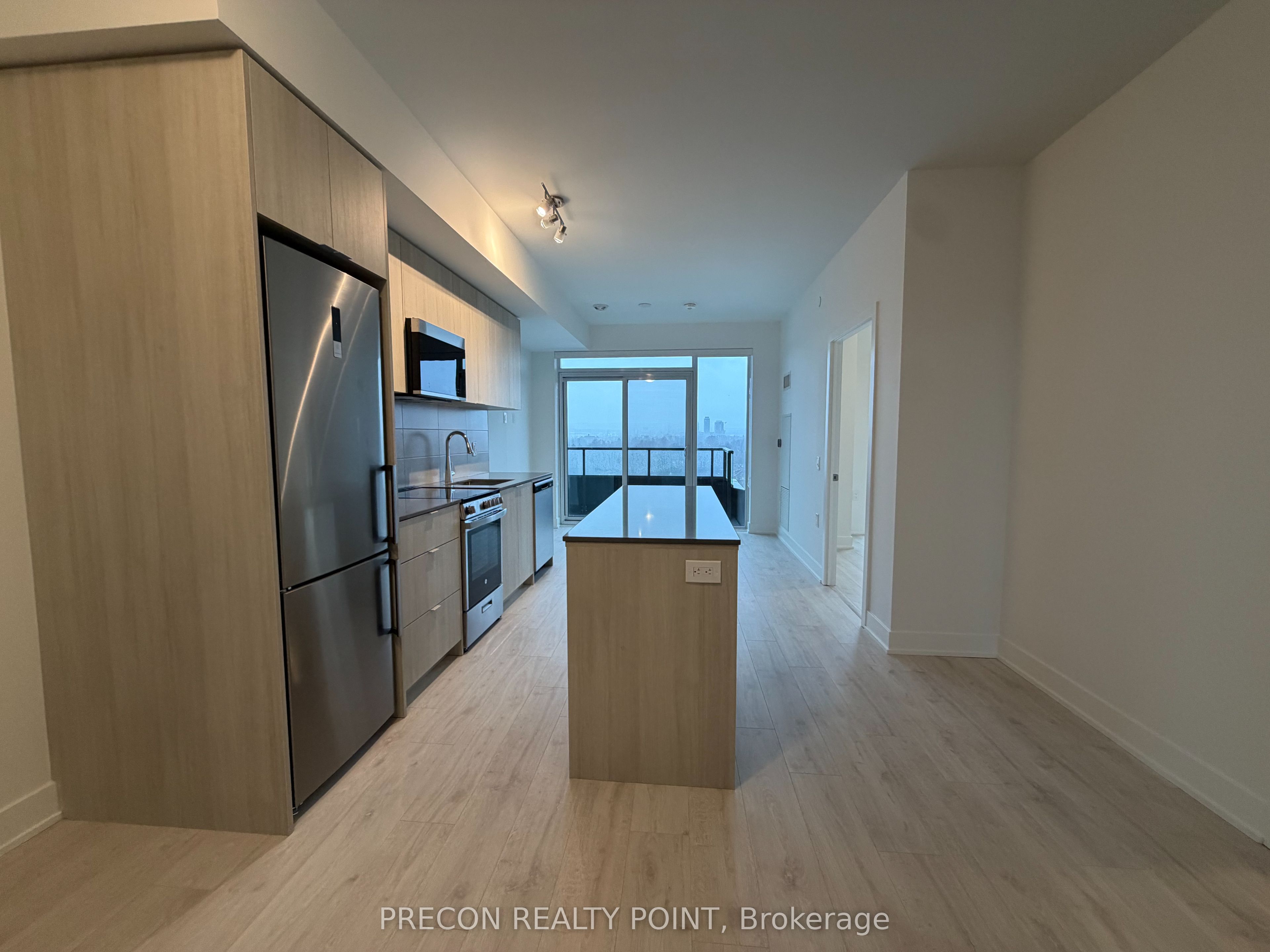 2088 James Street W 1112