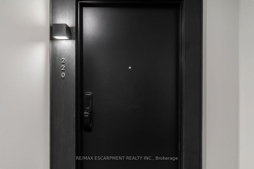 Photo of 461 Green Road #220, Hamilton, ON L8E 0L5 (MLS # X13038864)