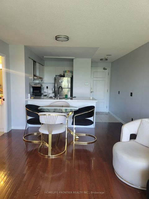 310 Red Maple Road 217 Richmond Hill ON L4C 0T7