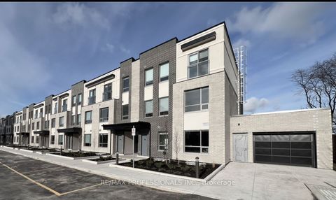 62 Dixfield Drive 106 Toronto ON M9C 3W1