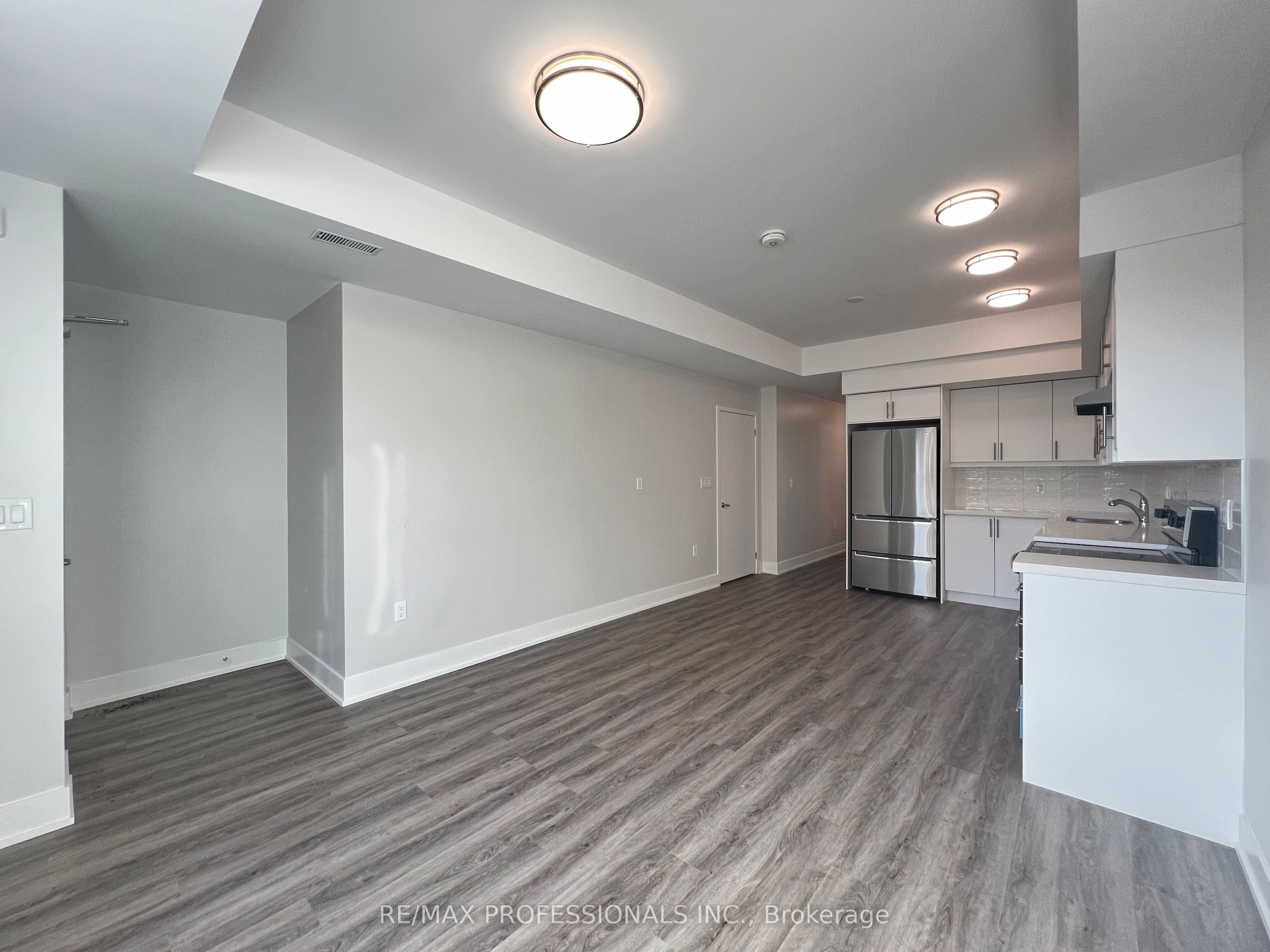 62 Dixfield Drive 106