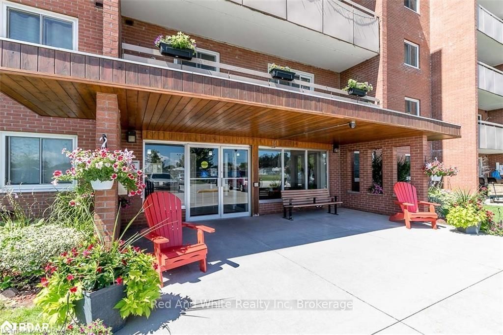 Photo of 460 Ontario Street #606, Collingwood, ON L9Y 4E5 (MLS # S13046306)