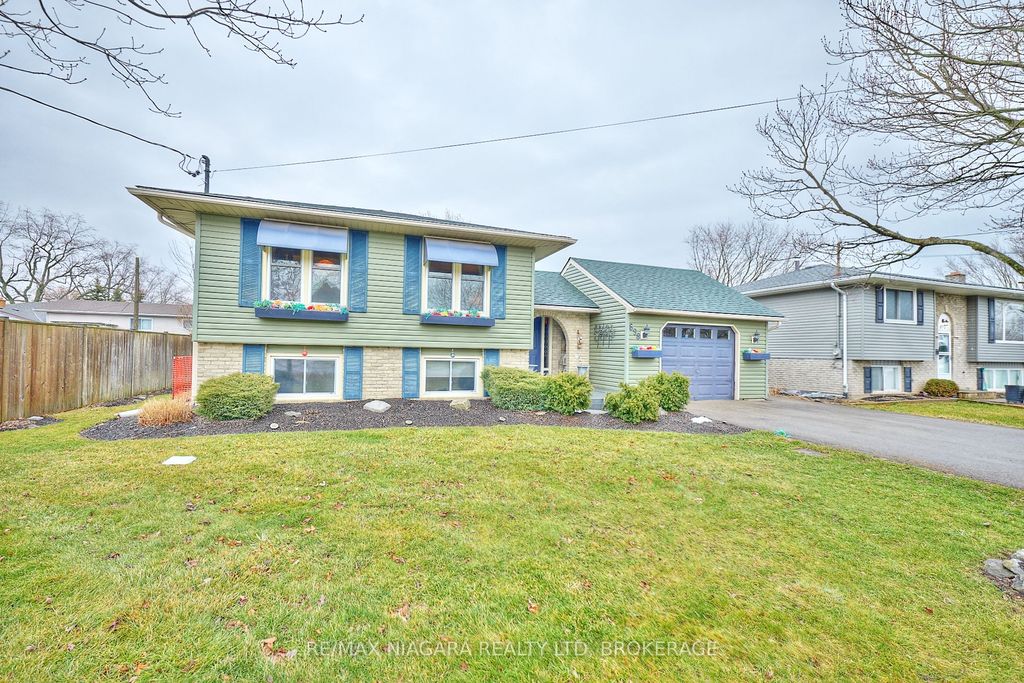 Photo of 698 Buffalo Road, Fort Erie, ON L2A 5T6 (MLS # X12700226)