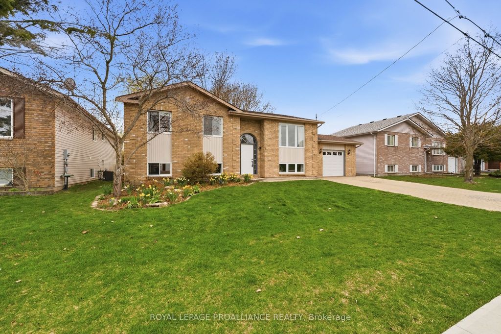 Photo of 12 Marina Drive, Brighton, ON K0K 1H0 (MLS # X13079692)