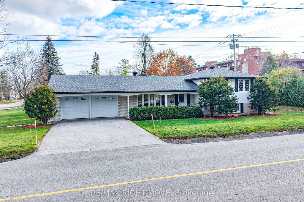Photo of 437 Highland Avenue, Orillia, ON L3V 4E8 (MLS # S12752132)