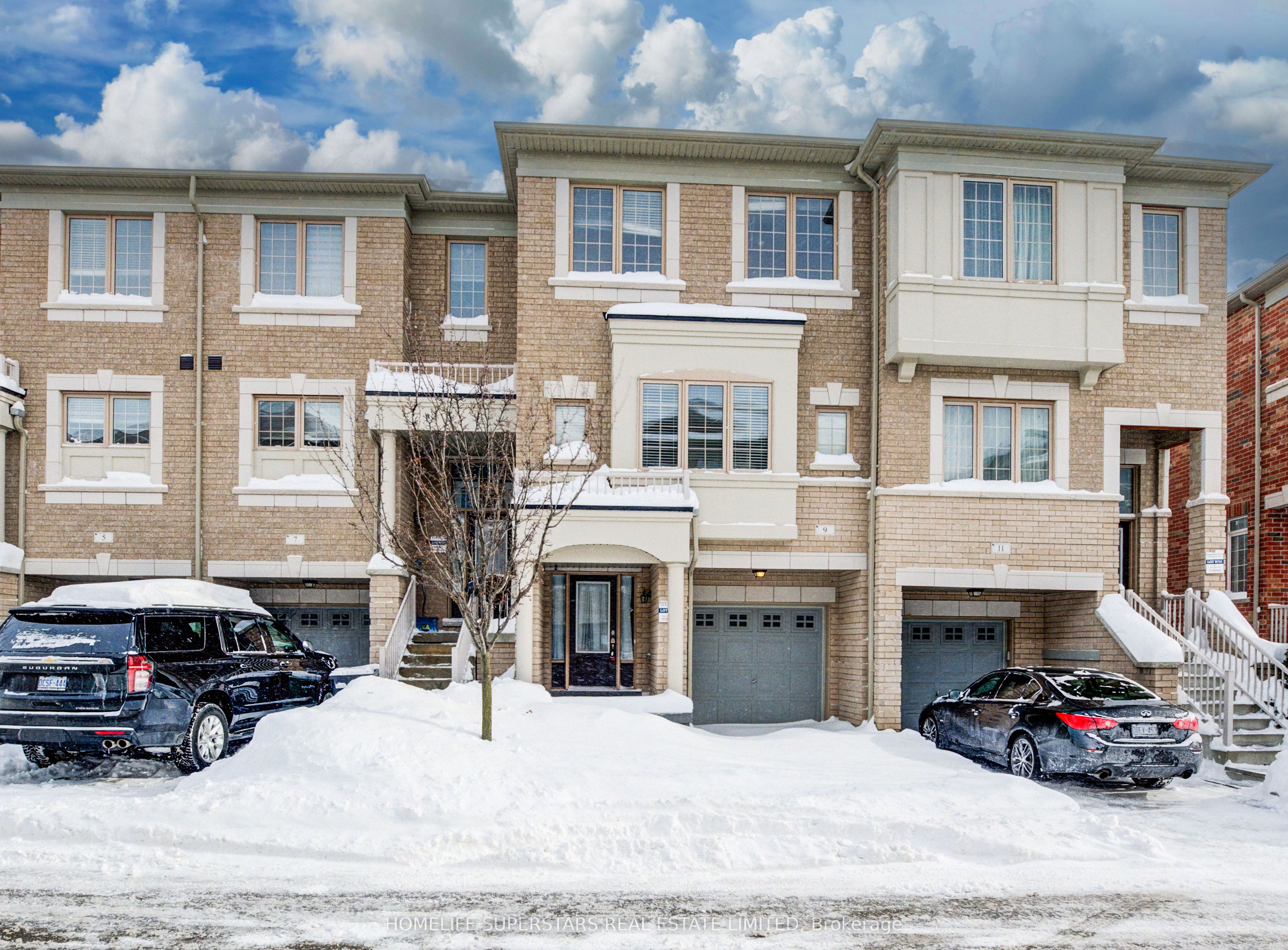 9 Aspen Hills Road 40