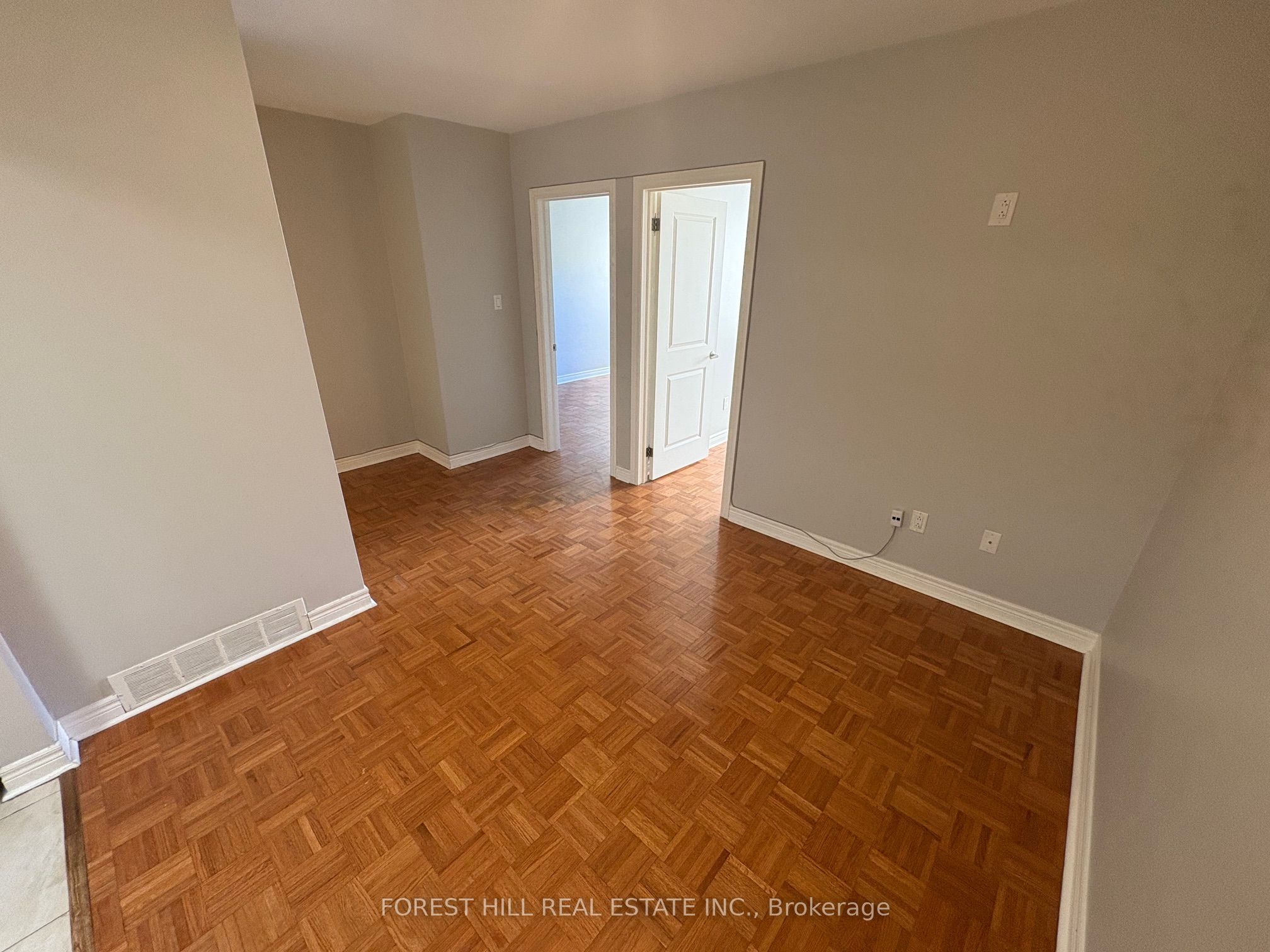 341 Lakeshore Road E 2