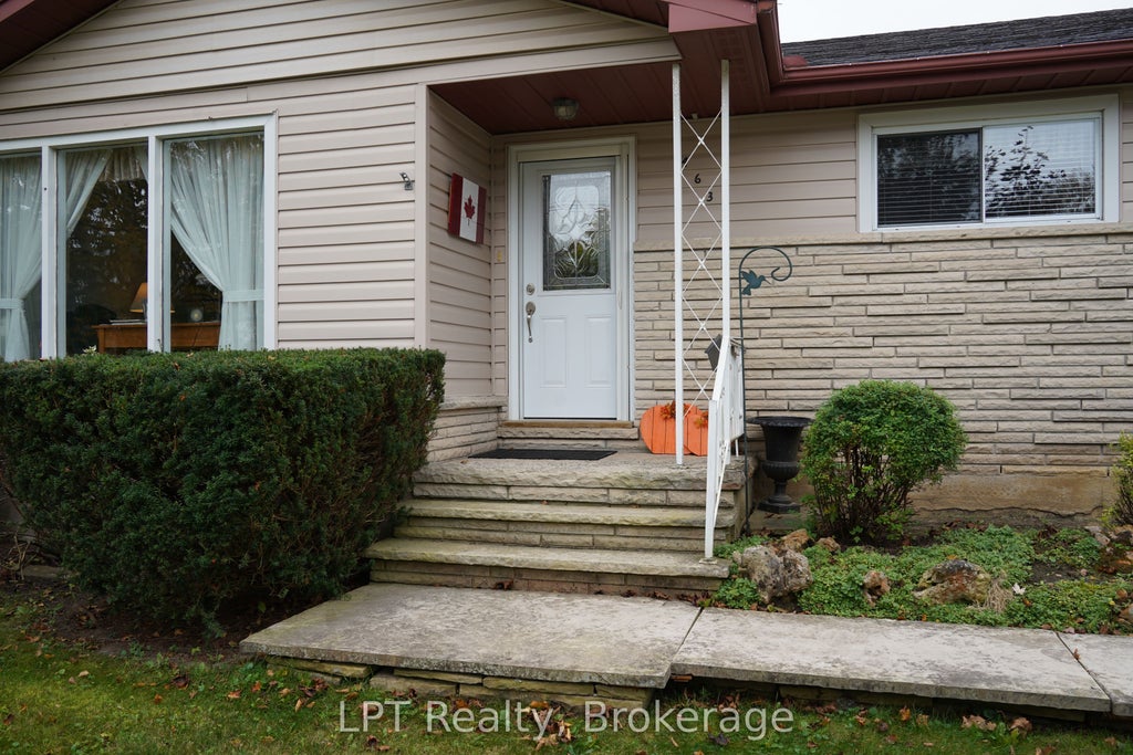 Photo of 463 Frank Street, South Bruce Peninsula, ON N0H 2T0 (MLS # X14081518)