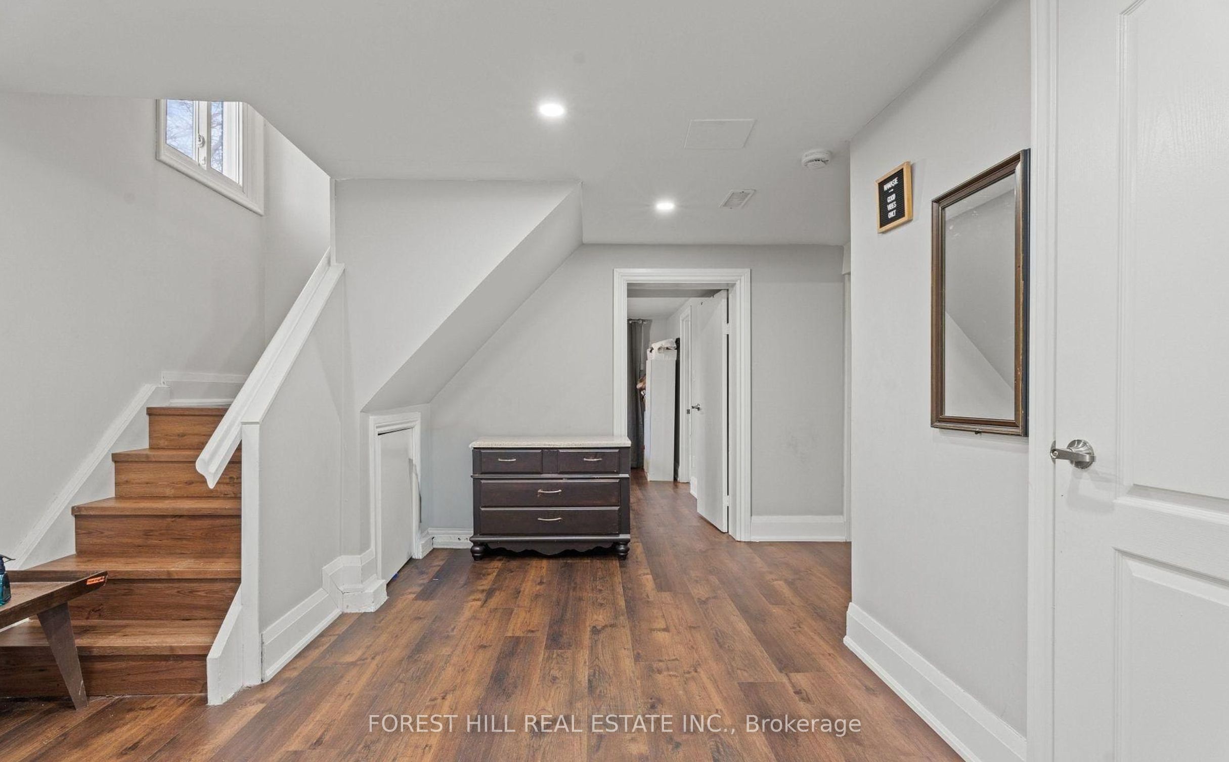 7 ISHERWOOD Court BSMT