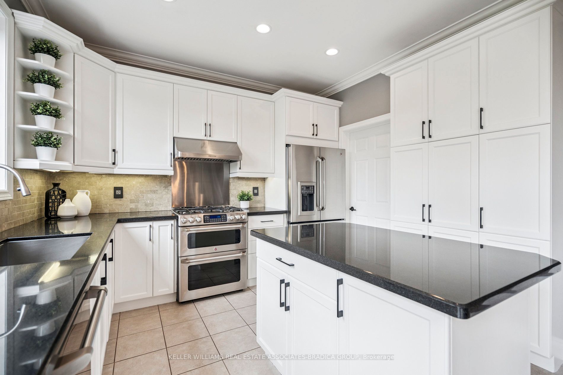 2217 Mariposa Road