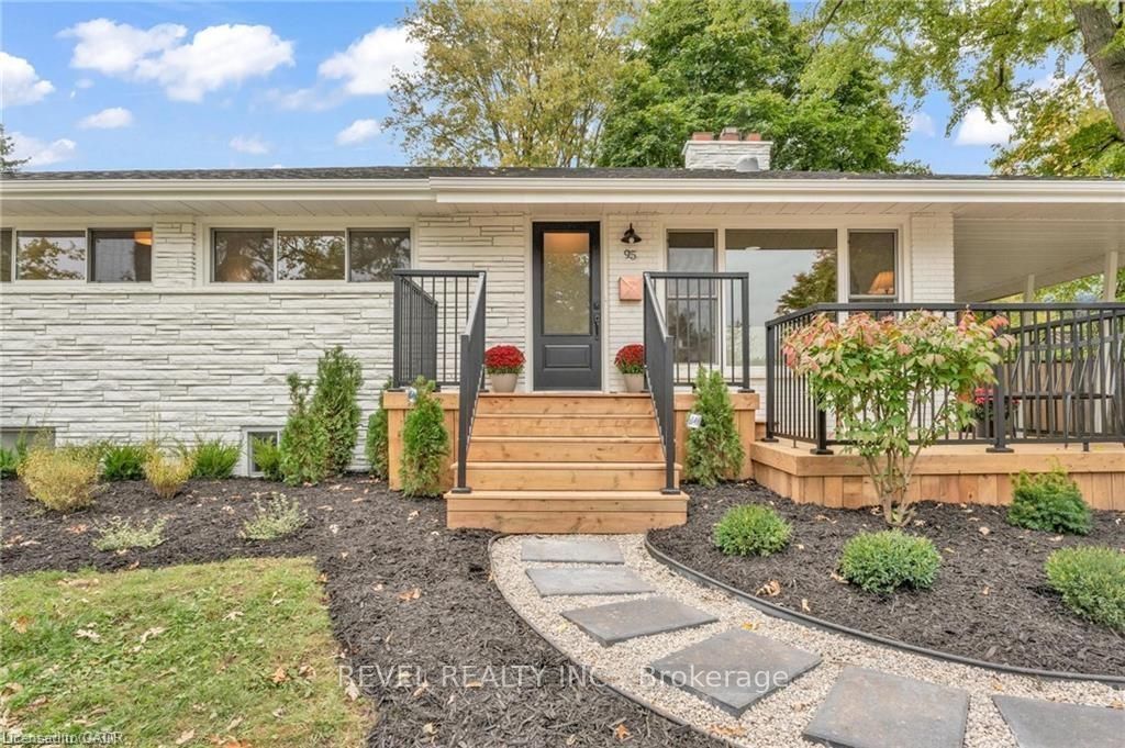 Photo of 95 Seneca Drive, Hamilton, ON L9G 3B7 (MLS # X13032306)