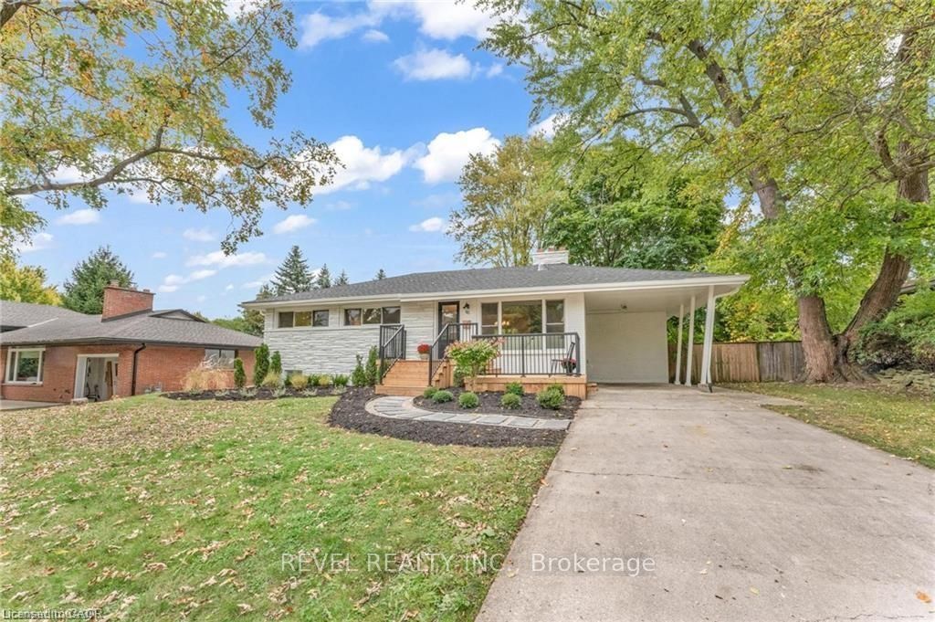 Photo of 95 Seneca Drive, Hamilton, ON L9G 3B7 (MLS # X13032306)