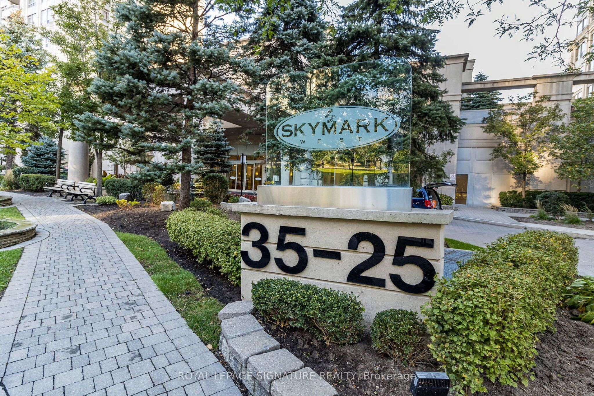 35 Kingsbridge Garden Circle 408