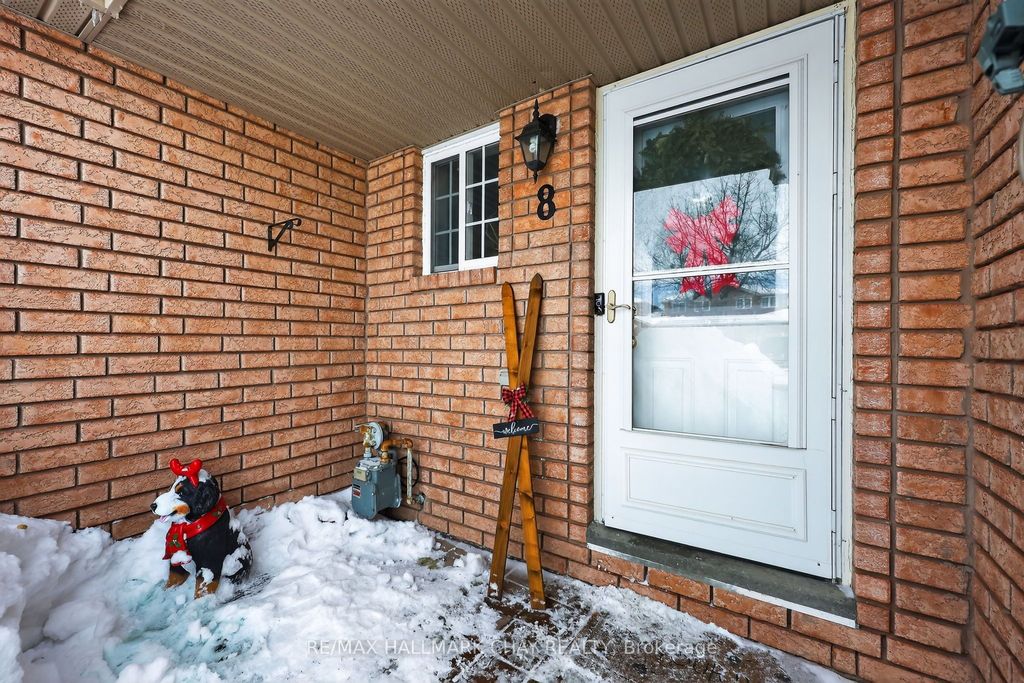 Photo of 8 Lee Crescent, Barrie, ON L4N 9Z4 (MLS # S12820990)