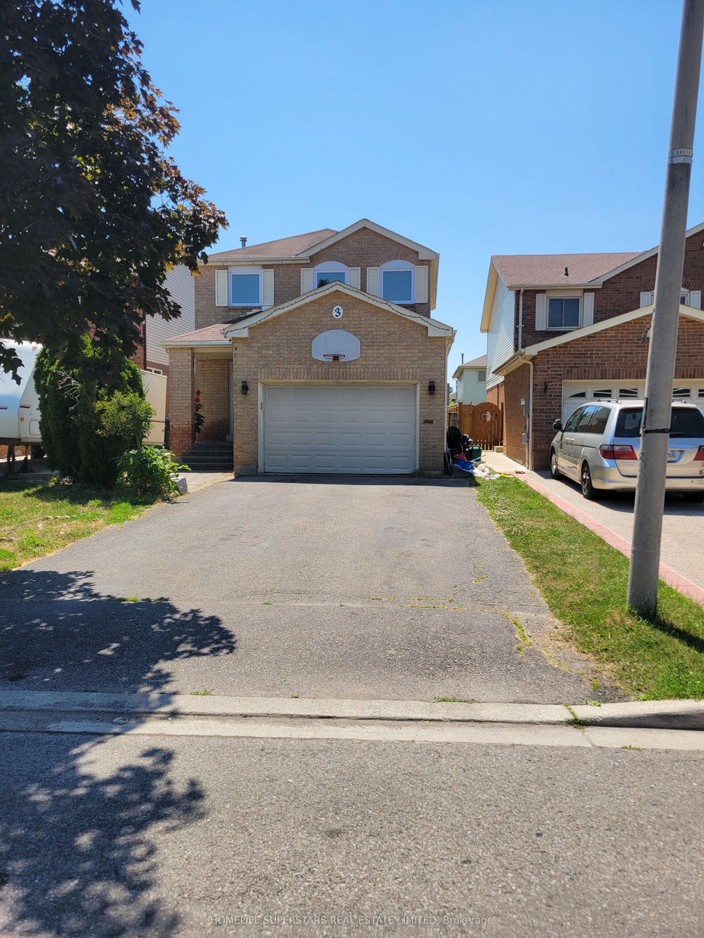 Photo of 3 Scotia Drive, Brampton, ON L6Y 2W3 (MLS # W13564736)