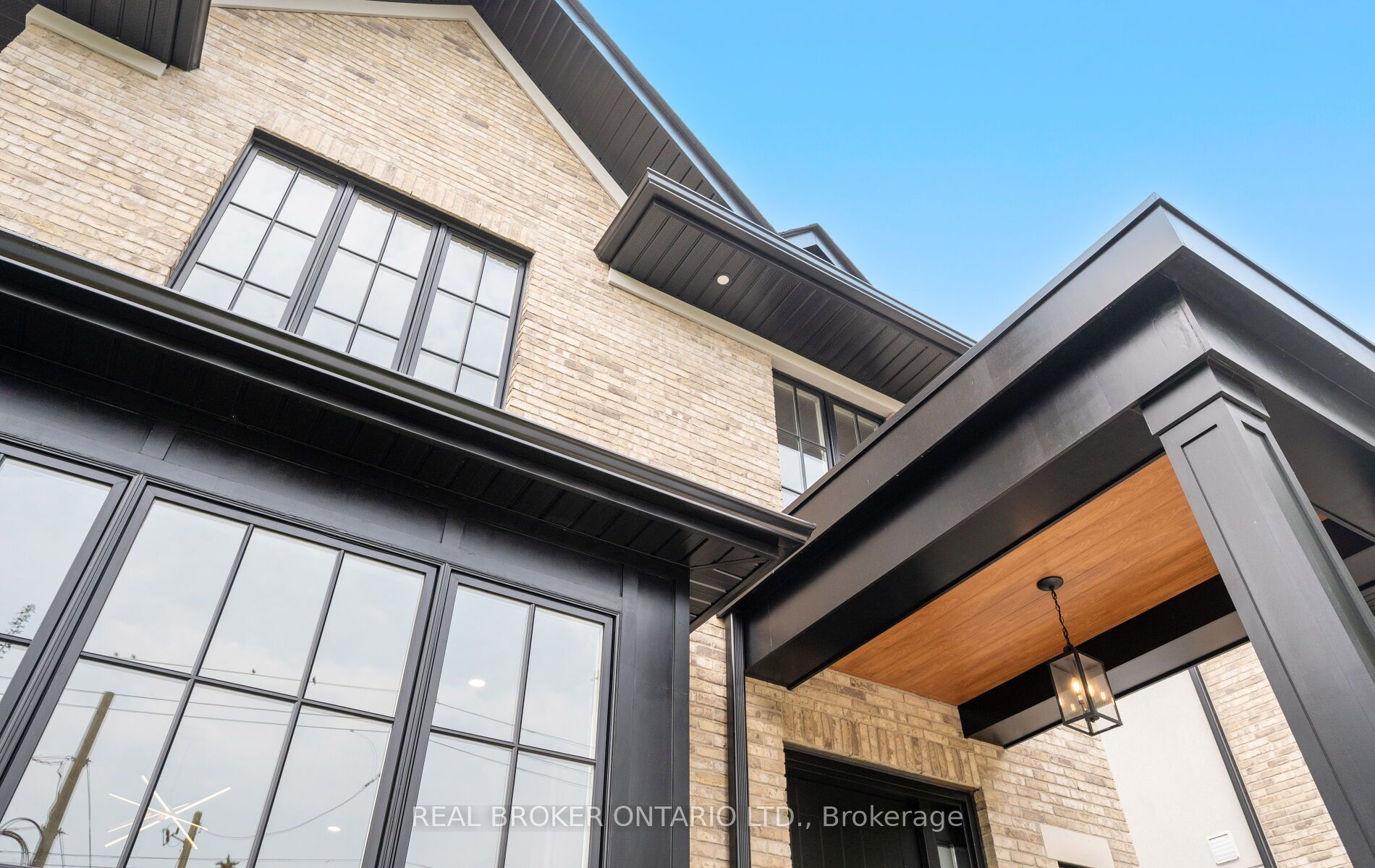 94 Prince Edward Drive S