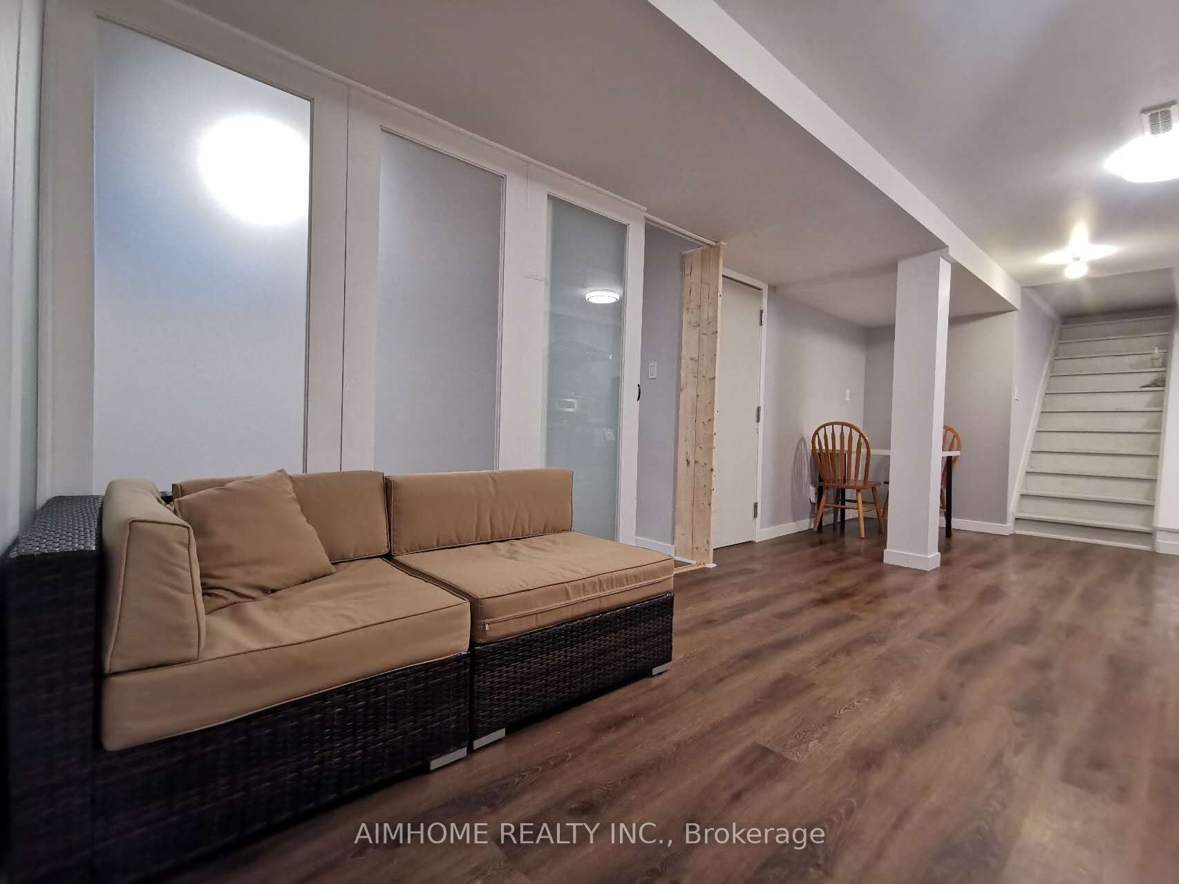 17 Boticelli Way