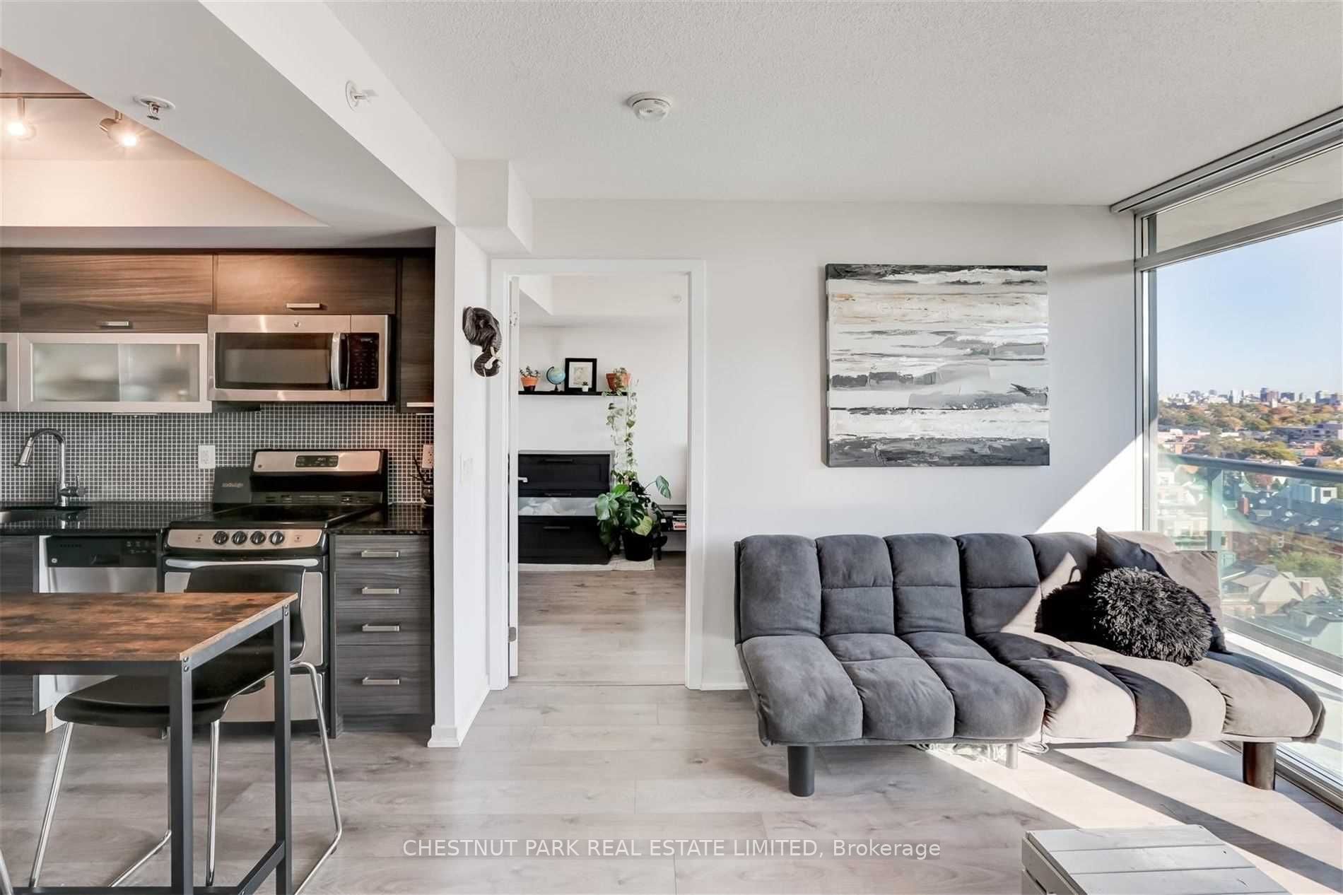 36 Lisgar Street 2111E