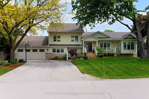 321 Wendy Lane Oakville ON L6L 4P9