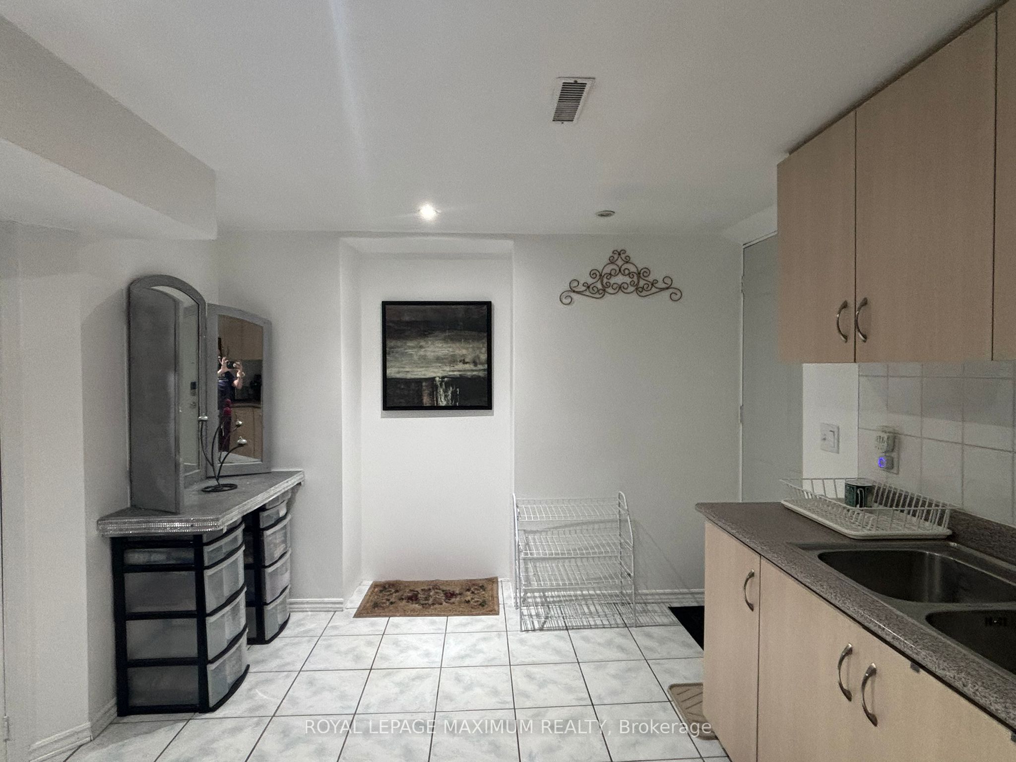 90 Via Romano Way Basement