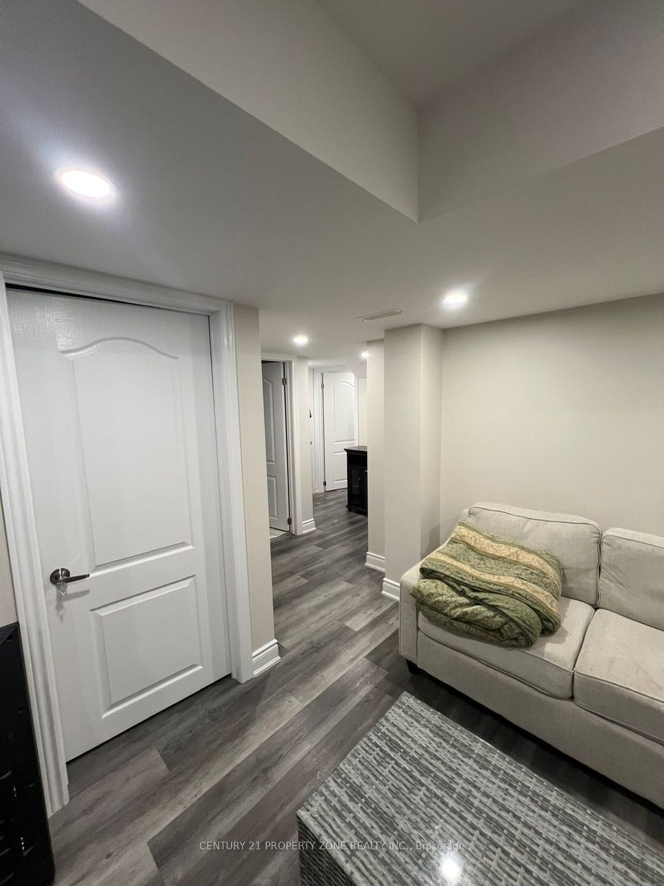 1568 Gainer Crescent