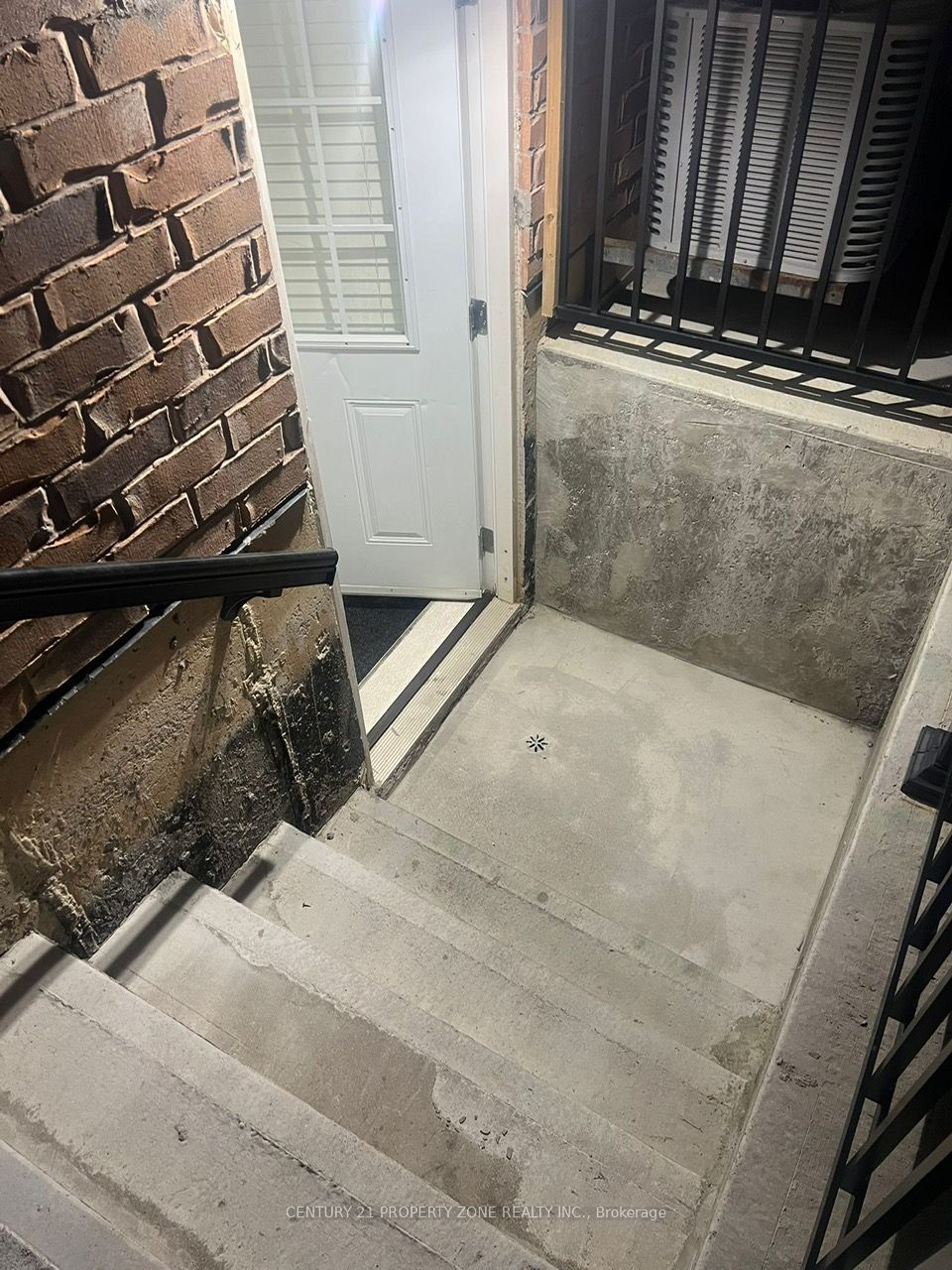 1568 Gainer Crescent