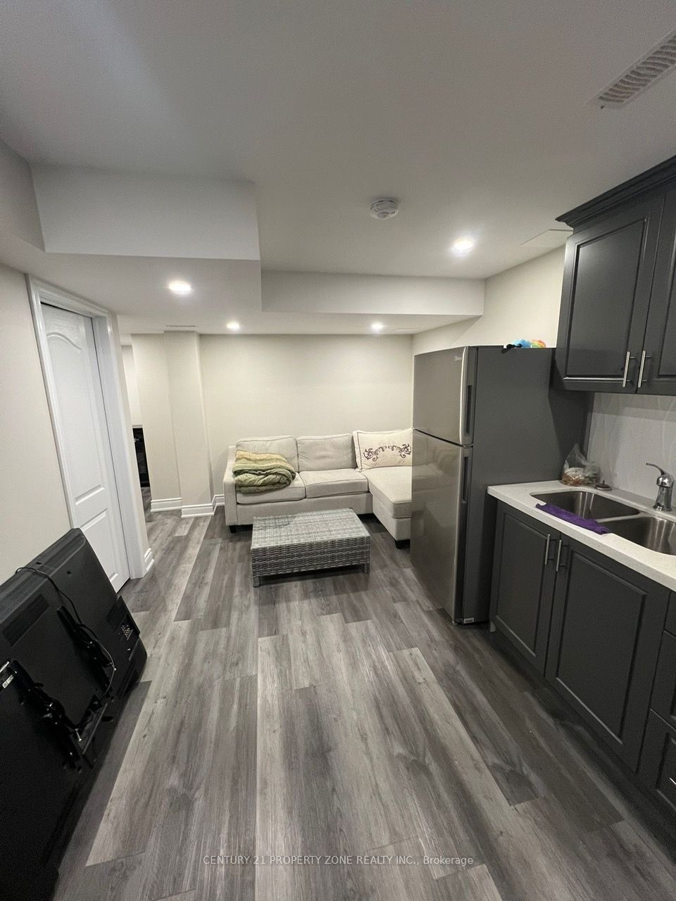 1568 Gainer Crescent