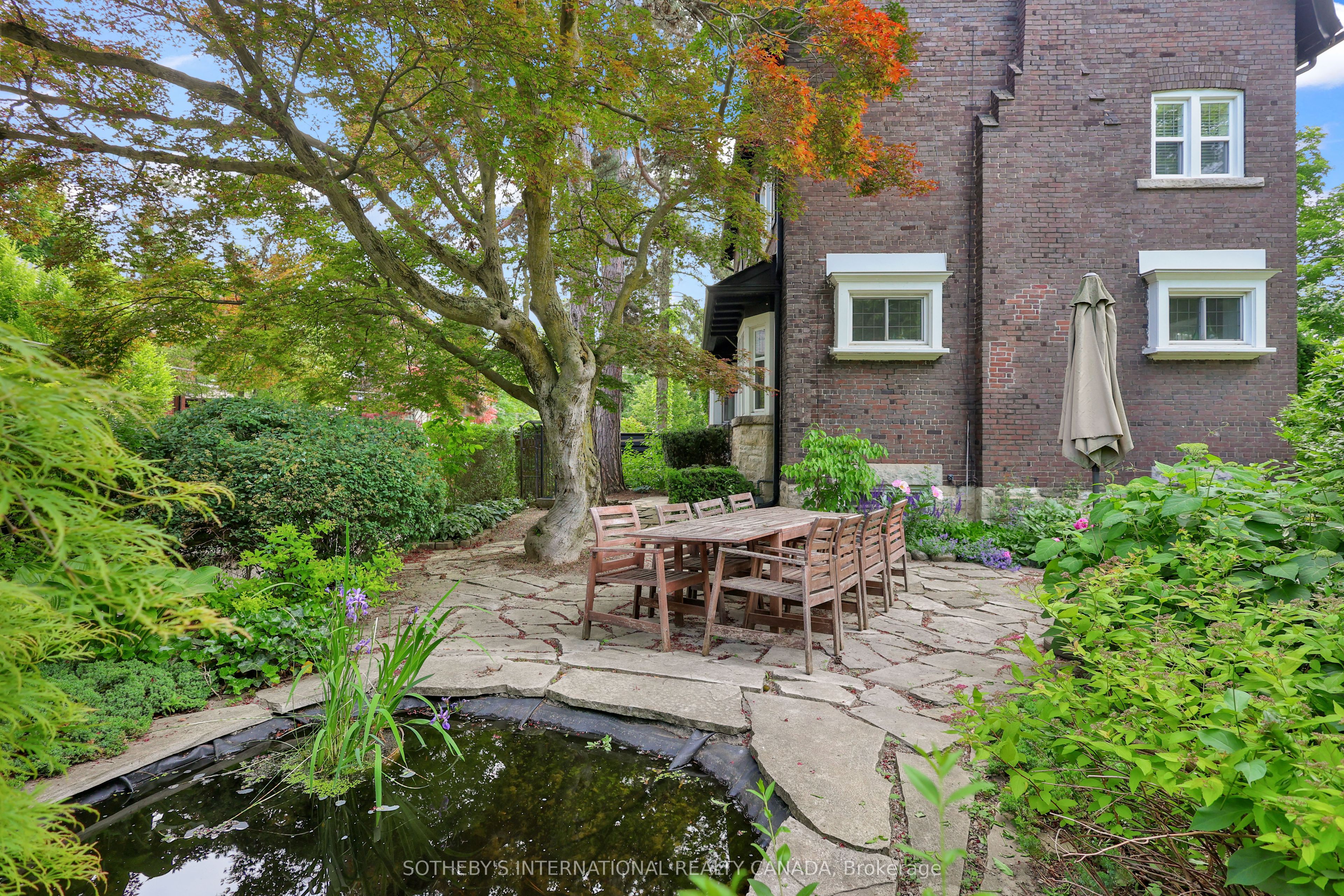 68 Astley Avenue