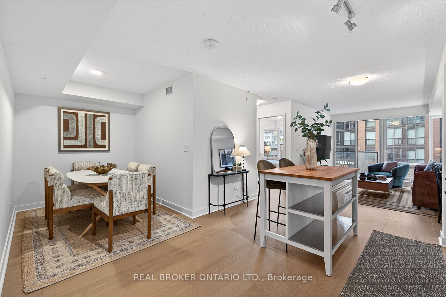 295 Adelaide Street W 306