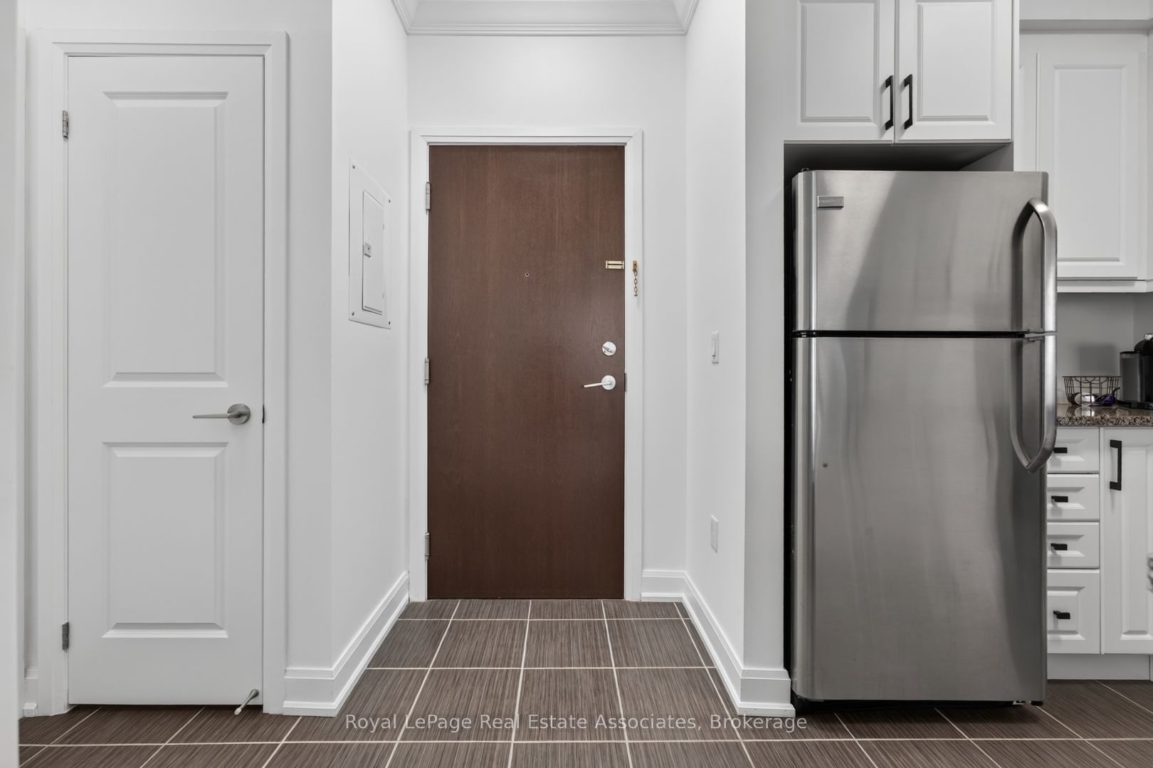 216 Oak Park Boulevard 214