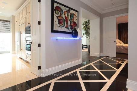 183 Wellington Avenue W 2303