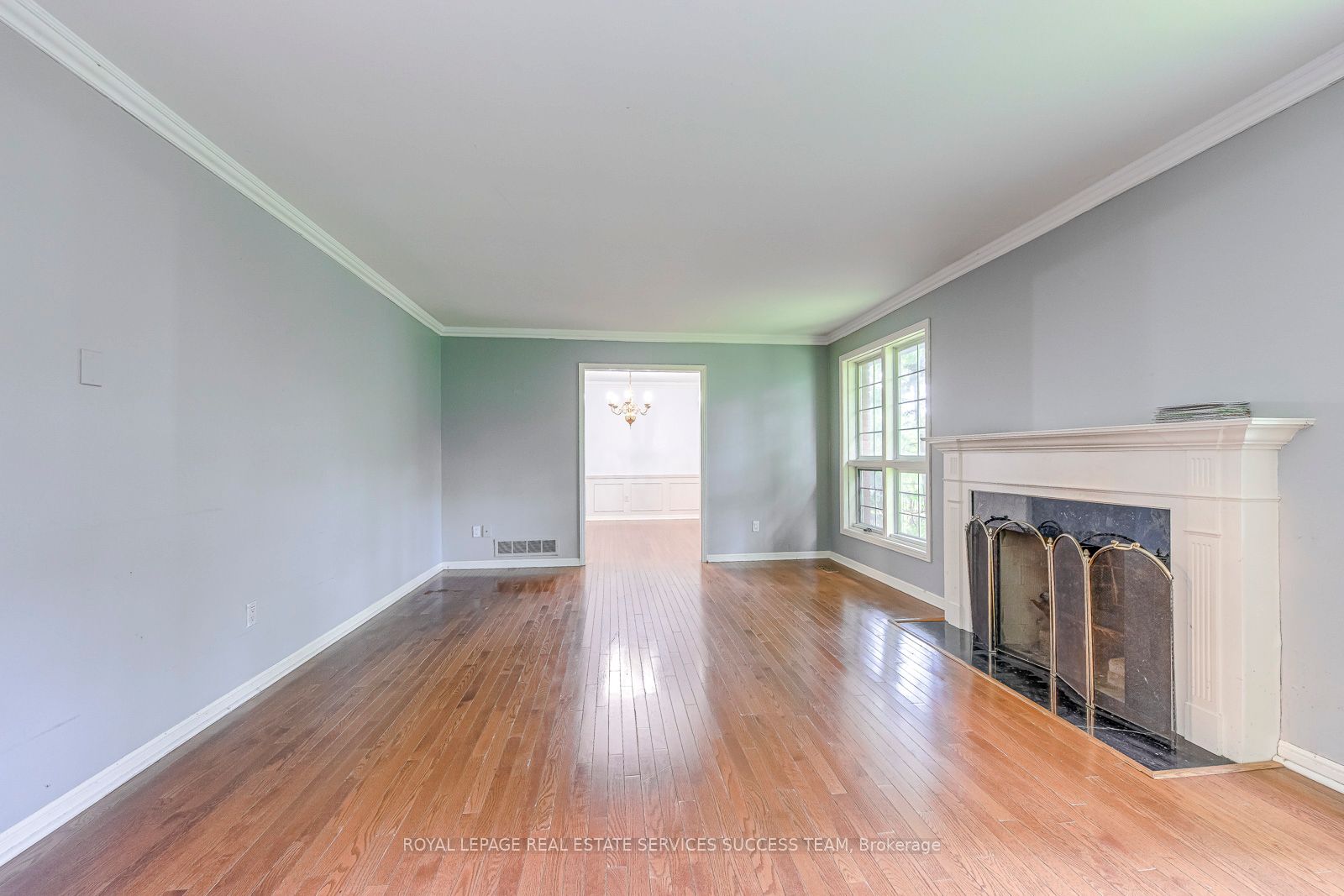 1106 Crestview Street