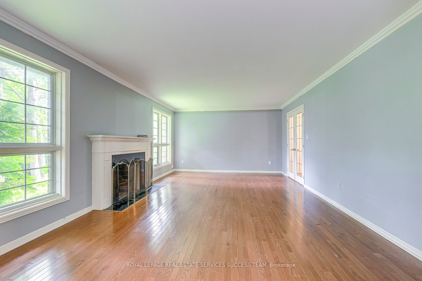 1106 Crestview Street