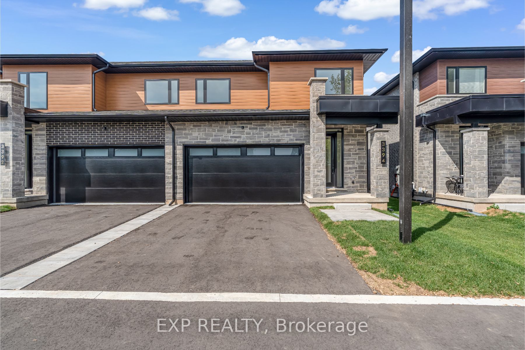 2154 Walkers Line 4
