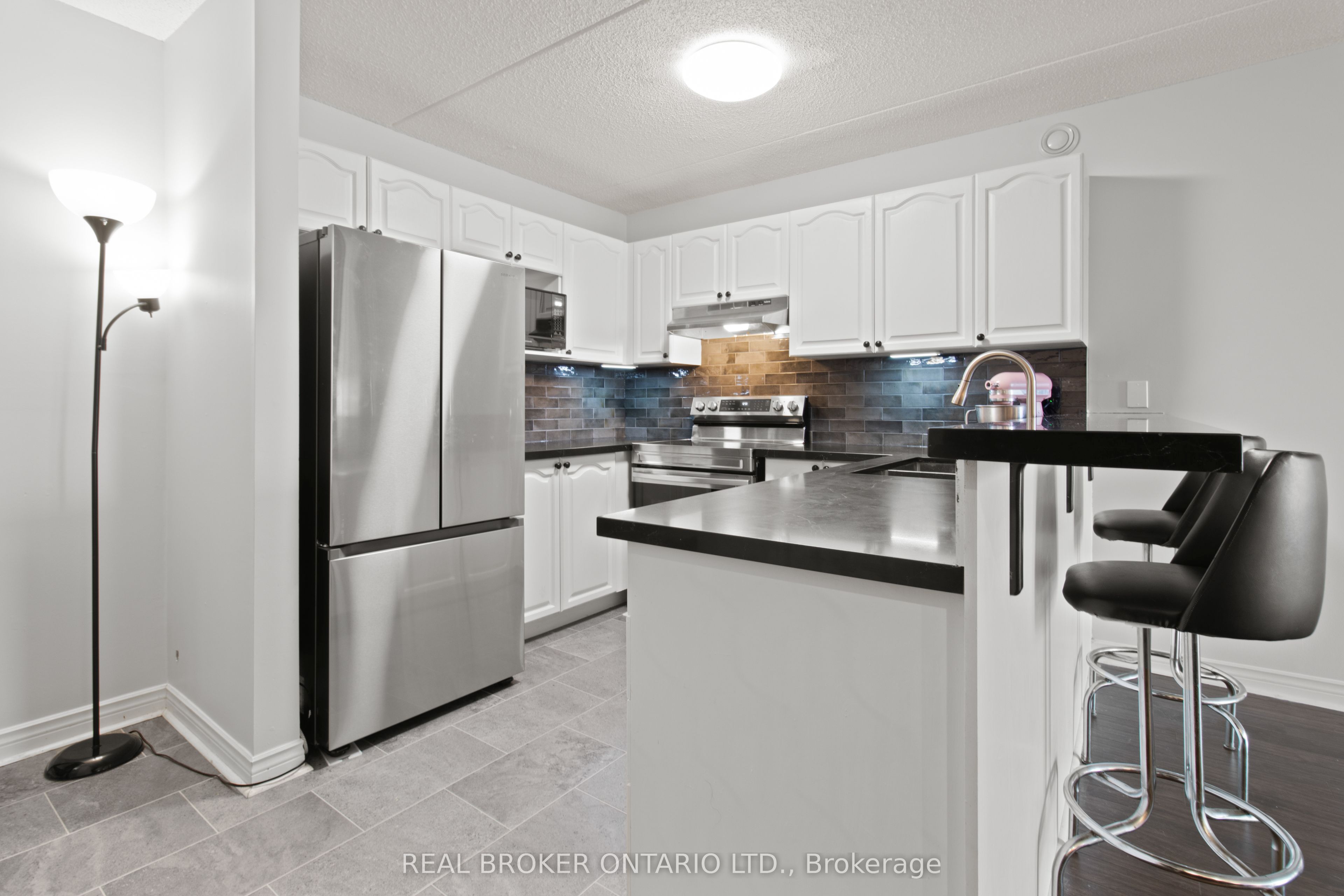 2010 Cleaver Avenue 214