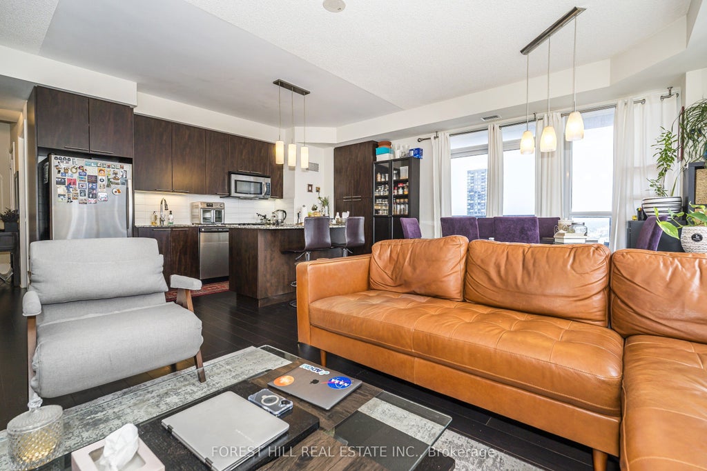 Photo of 70 Roehampton Avenue #1821, Toronto, ON M4P 1R2 (MLS # C13549260)
